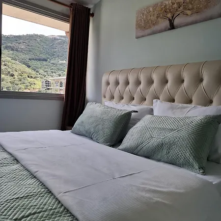 Blue Waves Apartment *
